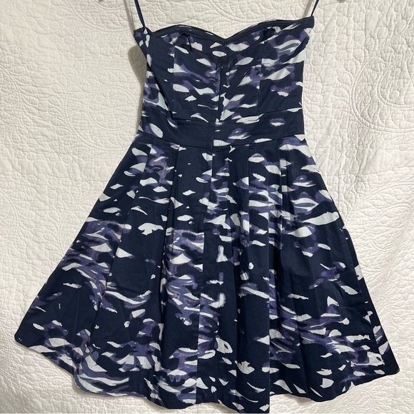 H&M Blue & White Strapless Fit & Flare Mini Dress, Size 4 -#271 - Picture 8 of 13